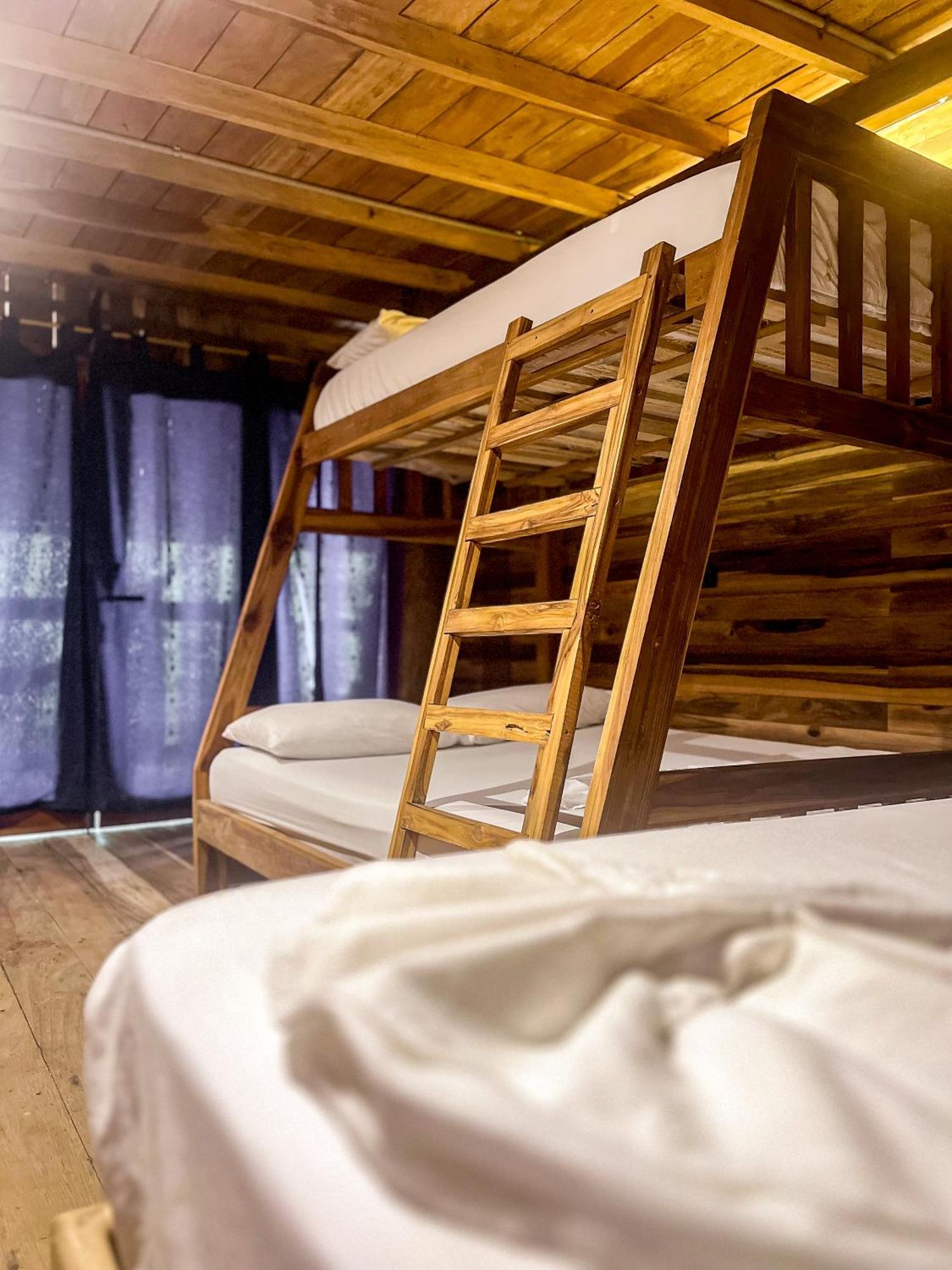 Hostal Mocambo Beach Guachaca Ngoại thất bức ảnh